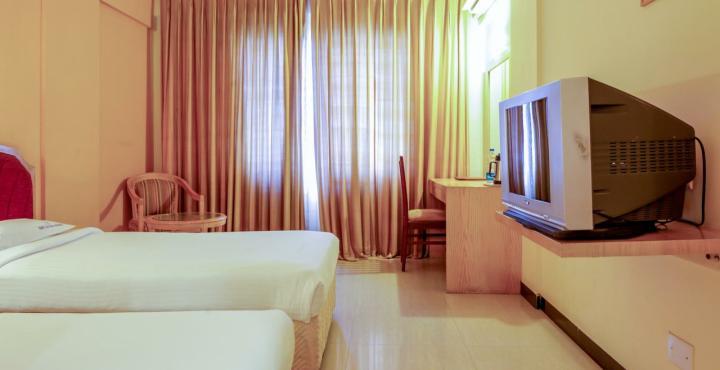 Aj International Hotel Bangalore Esterno foto