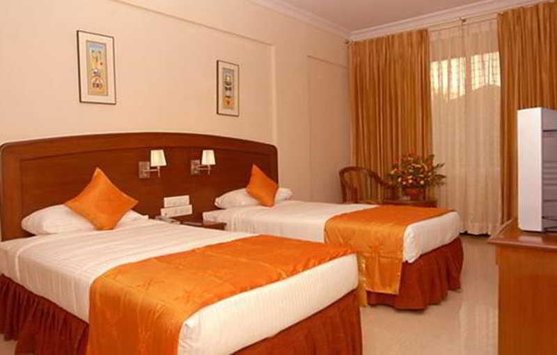Aj International Hotel Bangalore Esterno foto
