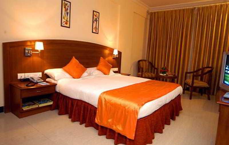 Aj International Hotel Bangalore Esterno foto